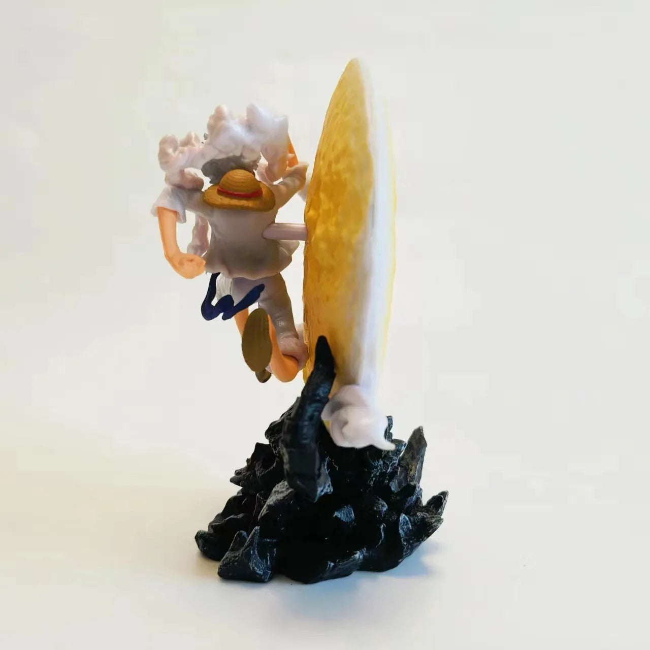 Action Figure One Piece Luffy Gear 5 Lua | BANDAI (14cm)