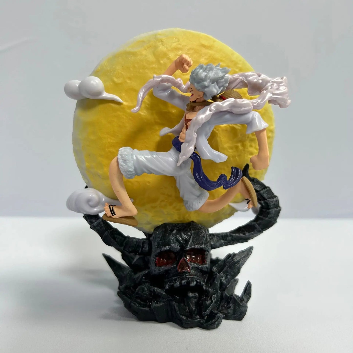 Action Figure One Piece Luffy Gear 5 Lua | BANDAI (14cm)