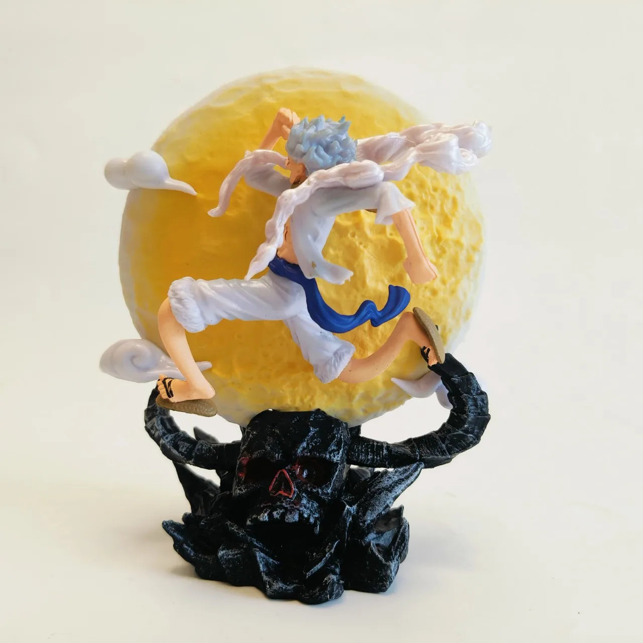 Action Figure One Piece Luffy Gear 5 Lua | BANDAI  (14cm)